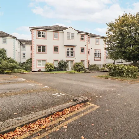 Flat 17 Greta Grove *