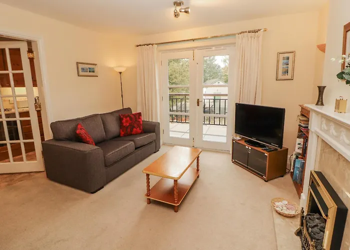 Flat 17 Greta Grove كيسويك