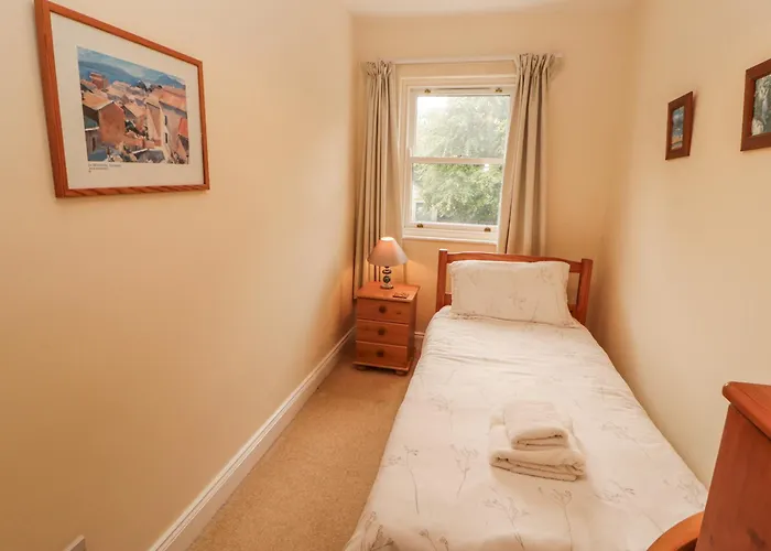 Flat 17 Greta Grove كيسويك