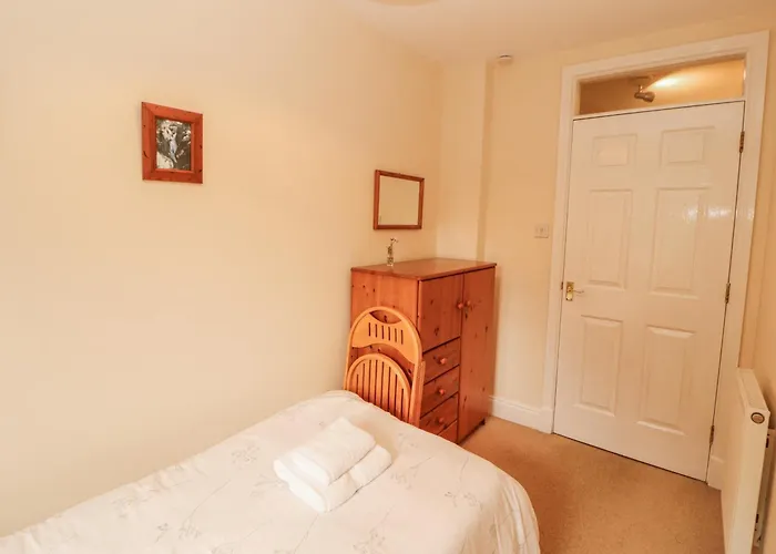 Flat 17 Greta Grove كيسويك