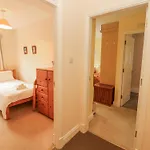 Flat 17 Greta Grove Κέσγουικ